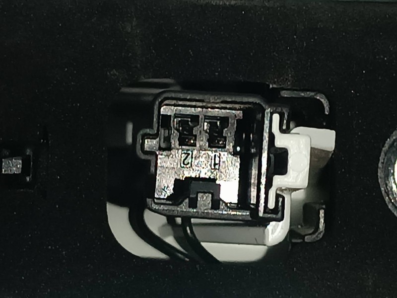 Recambio de piloto trasero derecho interior para opel mokka referencia OEM IAM 9833944580  