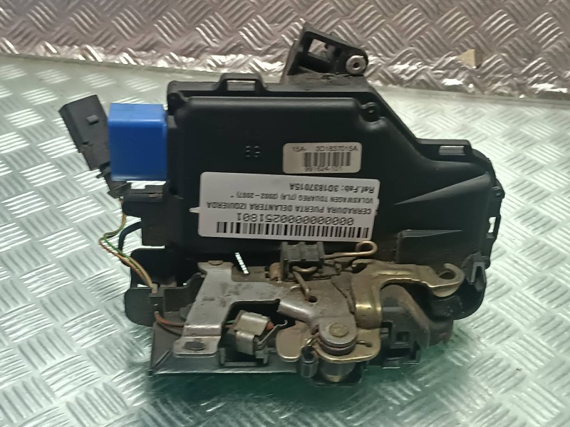 Recambio de cerradura puerta delantera izquierda para volkswagen touareg (7la) referencia OEM IAM 3D1837015A CONECTOR 9 PINES EL