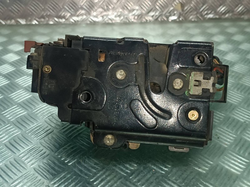 Recambio de cerradura puerta delantera izquierda para volkswagen touareg (7la) referencia OEM IAM 3D1837015A CONECTOR 9 PINES EL