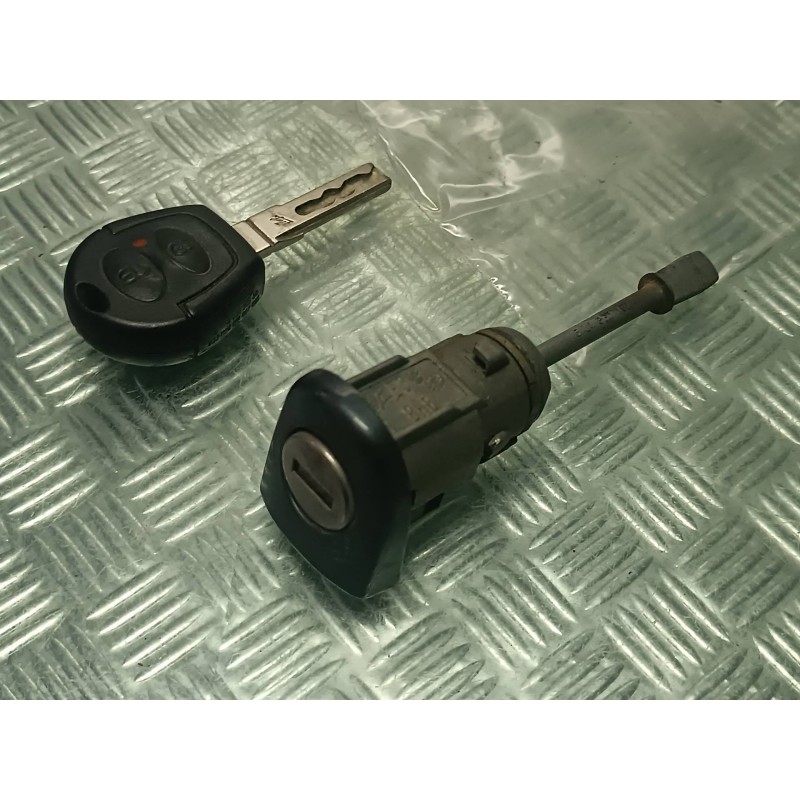 Recambio de bombin puerta delantera izquierda para seat ibiza (6l1) referencia OEM IAM 6L4837167 1BH8 CON LLAVE