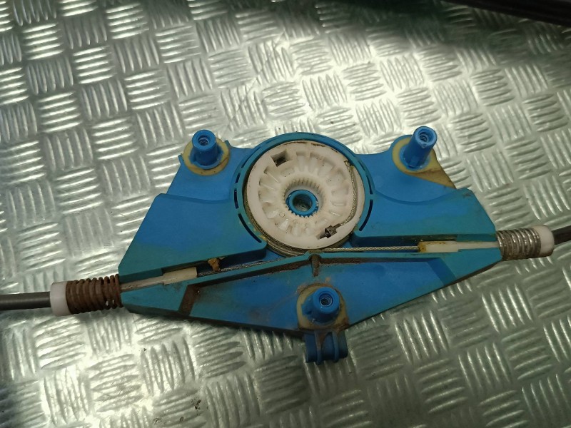 Recambio de elevalunas trasero izquierdo para volkswagen touareg (7la) referencia OEM IAM 7L0839461  ELECTRICO