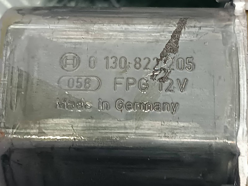 Recambio de motor elevalunas delantero derecho para audi a3 (8p) referencia OEM IAM 8P0959802Q 0130822205 