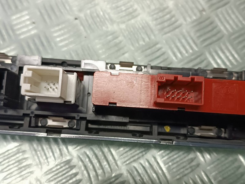 Recambio de mando multifuncion para audi a3 (8p) referencia OEM IAM   