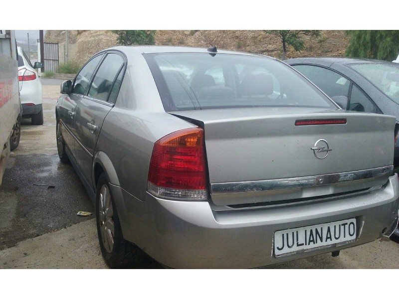 opel vectra c berlina del año 2003