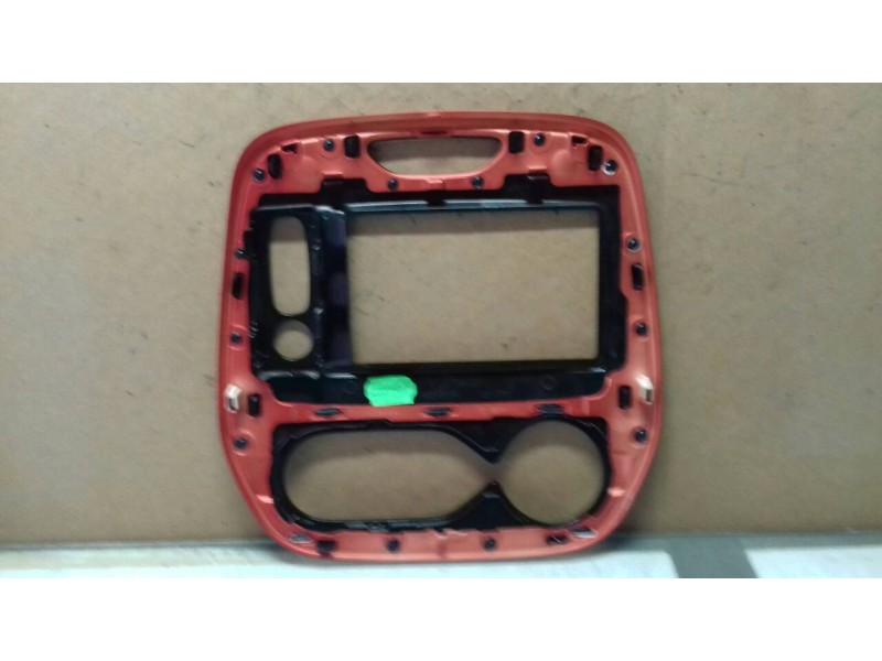 Recambio de sistema audio / radio cd para renault captur xmod referencia OEM IAM 682701605R  