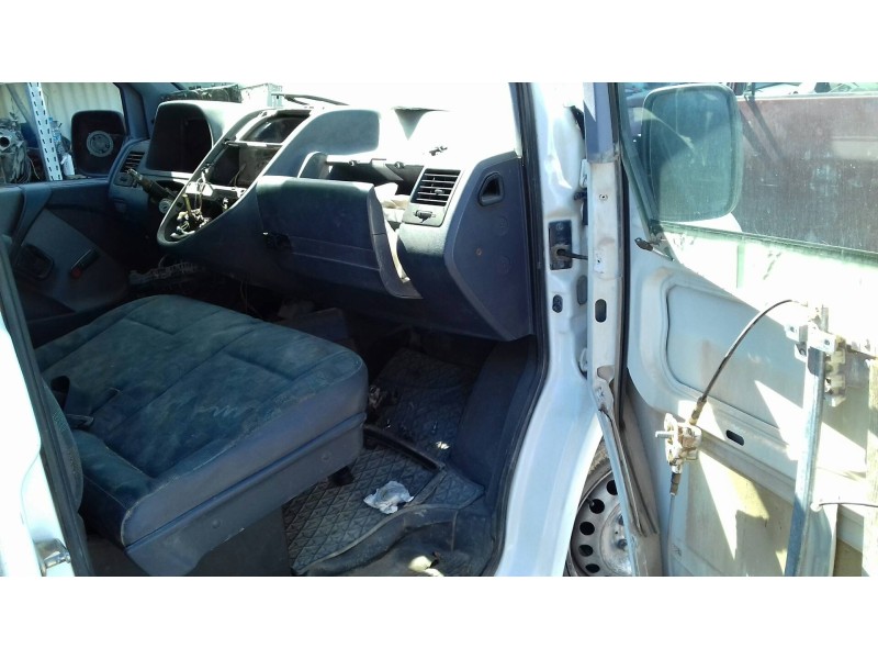 mercedes-benz vito (w638) caja cerrada del año 1999