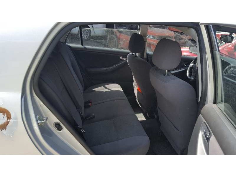 toyota corolla (e12) del año 2003