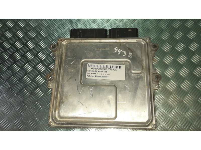 Recambio de centralita motor uce para opel mokka referencia OEM IAM A3C0982950001 223708602 9846386380