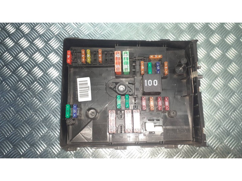 Recambio de caja reles / fusibles para audi a3 (8p) referencia OEM IAM 1K0937629A 017033908 