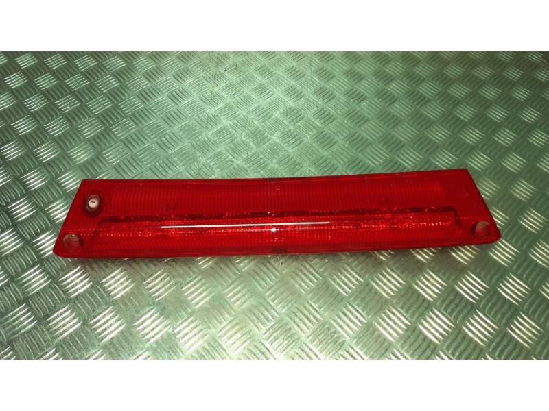 Recambio de piloto trasero central para ford focus lim. (cb8) referencia OEM IAM 8A6113A613A  2 PINES