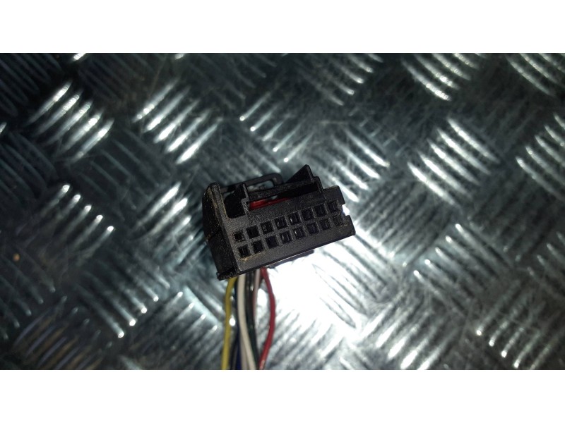 Recambio de retrovisor izquierdo para audi a3 (8p) referencia OEM IAM E4023834 VM019020028029 ELECTRICO