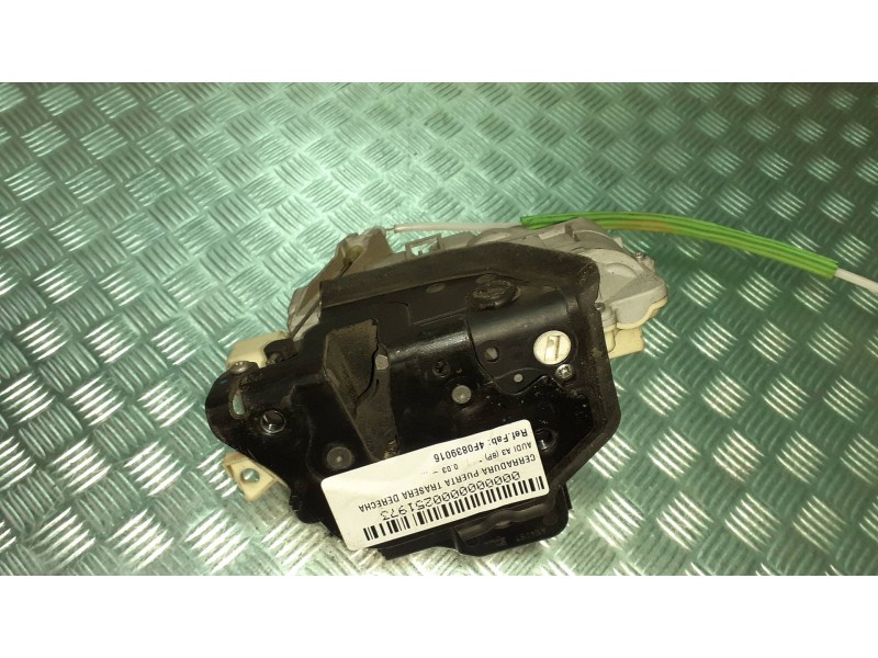 Recambio de cerradura puerta trasera derecha para audi a3 (8p) referencia OEM IAM 4F0839016  