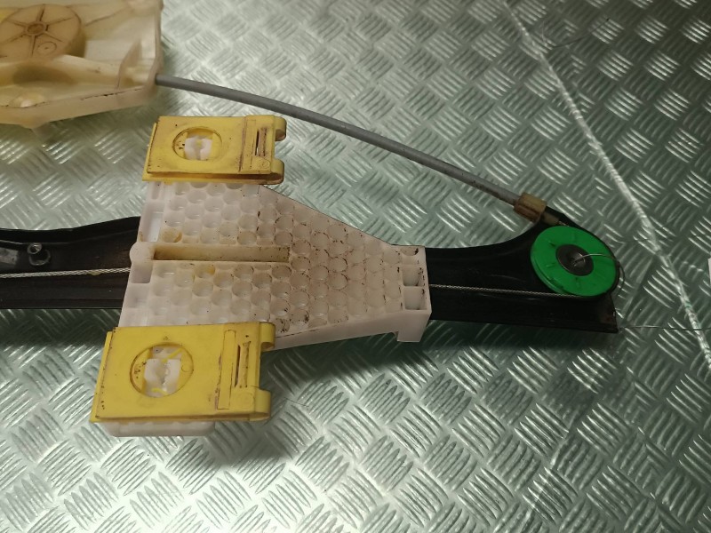 Recambio de elevalunas trasero derecho para audi a3 (8p) referencia OEM IAM 8P4839462B  SIN MOTOR