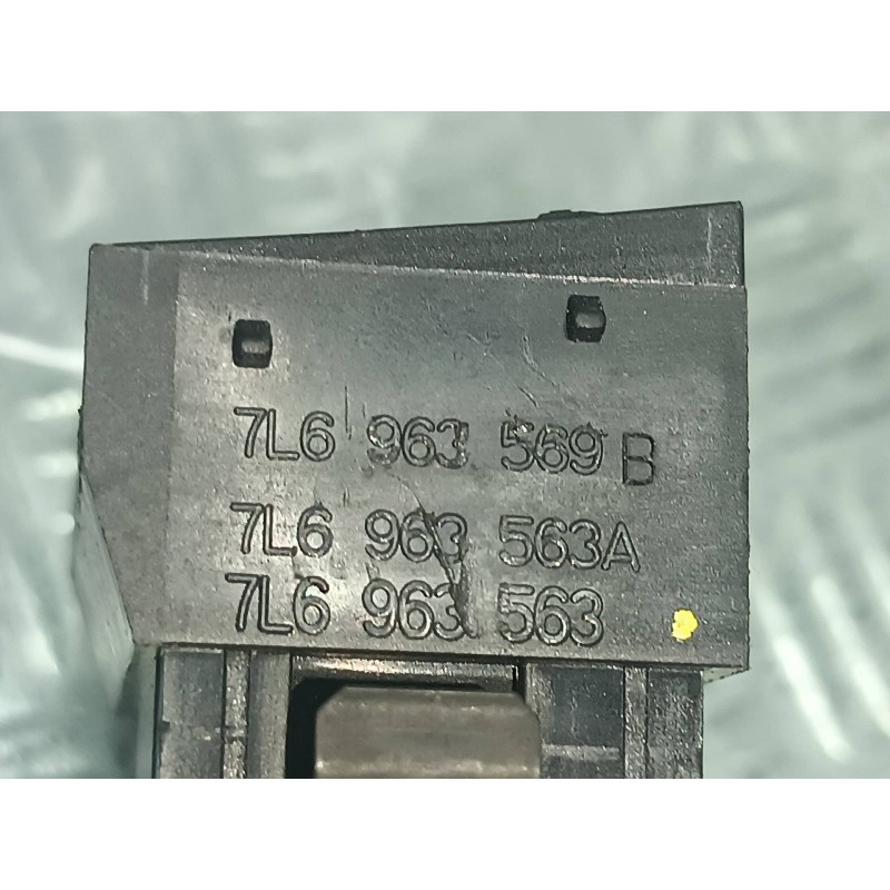 Recambio de interruptor para volkswagen touareg (7la) referencia OEM IAM 7L6963569B CONECTOR 4 PINES REGULADOR LUCES