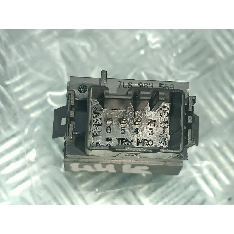 Recambio de interruptor para volkswagen touareg (7la) referencia OEM IAM 7L6963569B CONECTOR 4 PINES REGULADOR LUCES