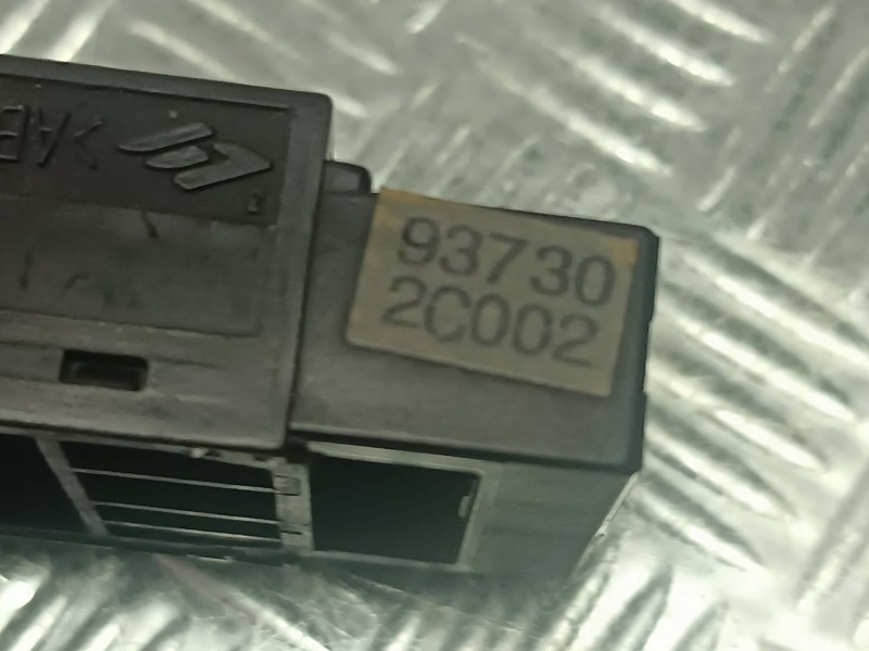 Recambio de interruptor para hyundai coupe (gk) referencia OEM IAM 937302C002 CONECTOR 6 PINES ANTINIEBLAS