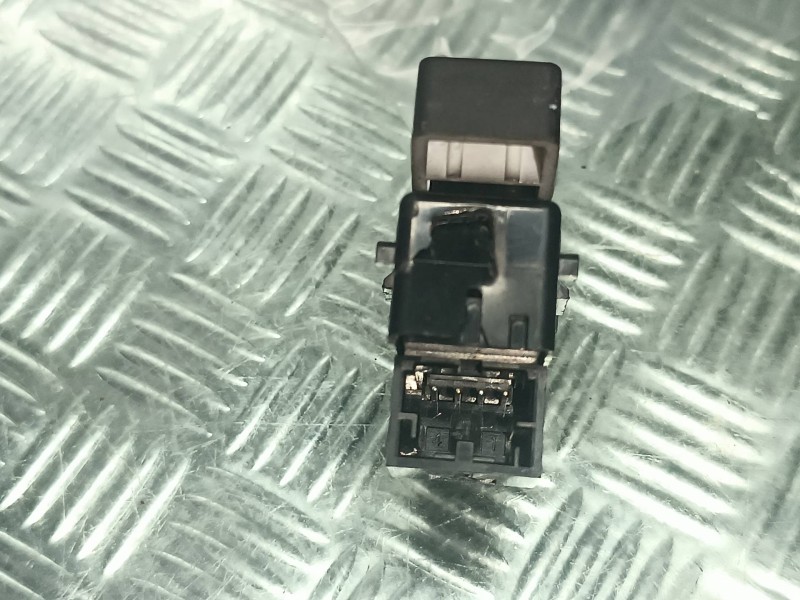 Recambio de interruptor para volkswagen touareg (7la) referencia OEM IAM 7L6962125 CONECTOR 4 PINES CIERRE CENTRALIZADO