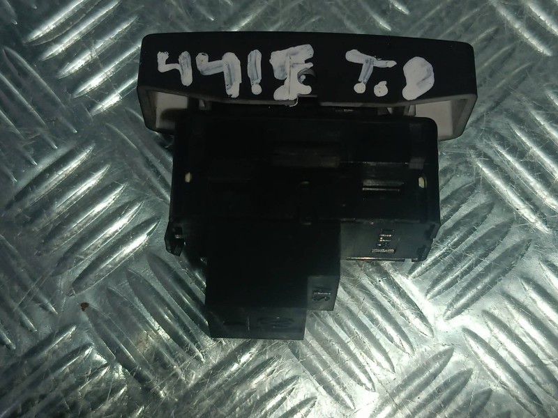 Recambio de interruptor para volkswagen touareg (7la) referencia OEM IAM 7L6962125 CONECTOR 4 PINES CIERRE CENTRALIZADO