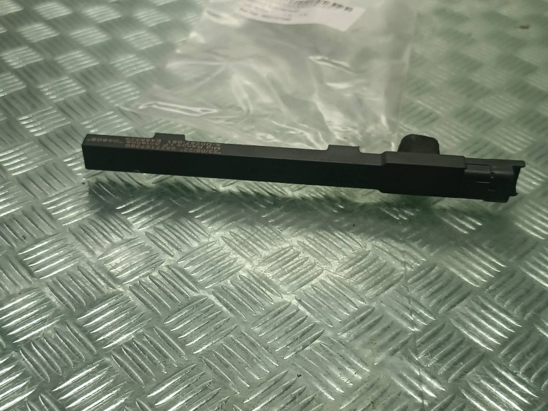 Recambio de modulo electronico para opel mokka referencia OEM IAM 9827157280 CONECTOR 2 PINES AMPLIFICADOR ANTENA