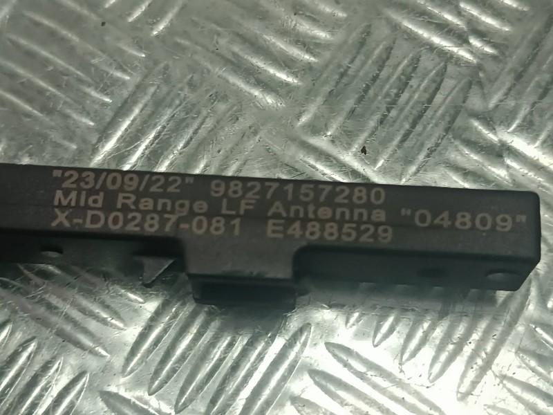 Recambio de modulo electronico para opel mokka referencia OEM IAM 9827157280 CONECTOR 2 PINES AMPLIFICADOR ANTENA