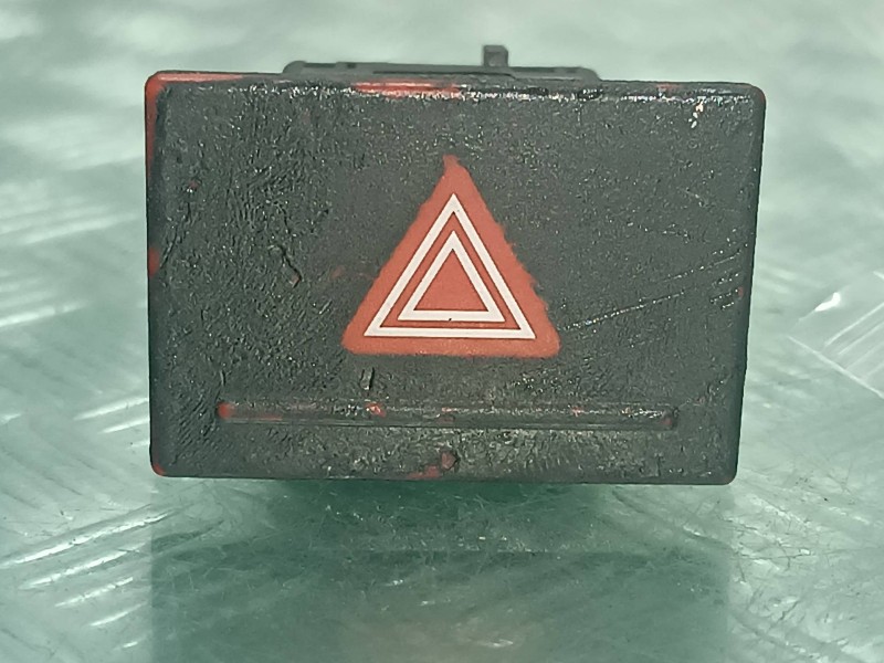 Recambio de warning para volkswagen touareg (7la) referencia OEM IAM 7L6953235  CONECTOR 5 PINES