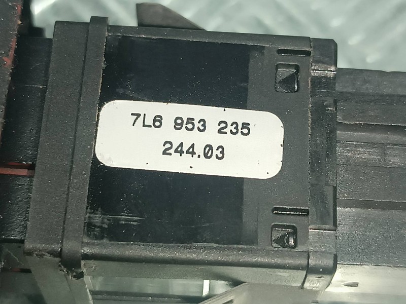 Recambio de warning para volkswagen touareg (7la) referencia OEM IAM 7L6953235  CONECTOR 5 PINES