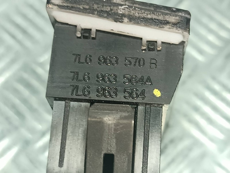 Recambio de mando asiento calefactable para volkswagen touareg (7la) referencia OEM IAM 7L6963570B 7L6963570 CONECTOR 4 PINES