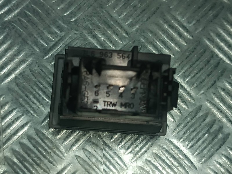 Recambio de mando asiento calefactable para volkswagen touareg (7la) referencia OEM IAM 7L6963570B 7L6963570 CONECTOR 4 PINES