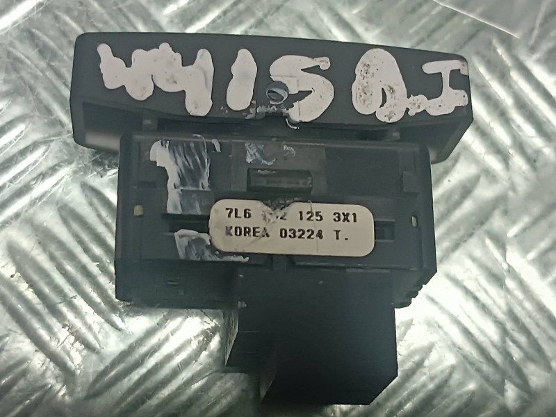 Recambio de interruptor para volkswagen touareg (7la) referencia OEM IAM 7L6962125 CONECTOR 4 PINES CIERRE CENTRALIZADO
