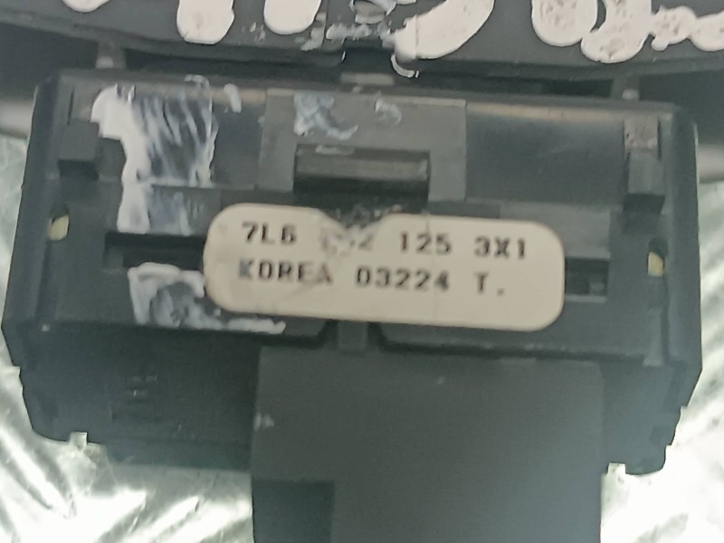 Recambio de interruptor para volkswagen touareg (7la) referencia OEM IAM 7L6962125 CONECTOR 4 PINES CIERRE CENTRALIZADO