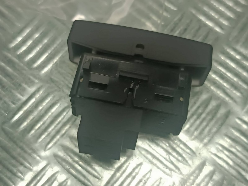 Recambio de interruptor para volkswagen touareg (7la) referencia OEM IAM 7L6962125 CONECTOR 4 PINES CIERRE CENTRALIZADO