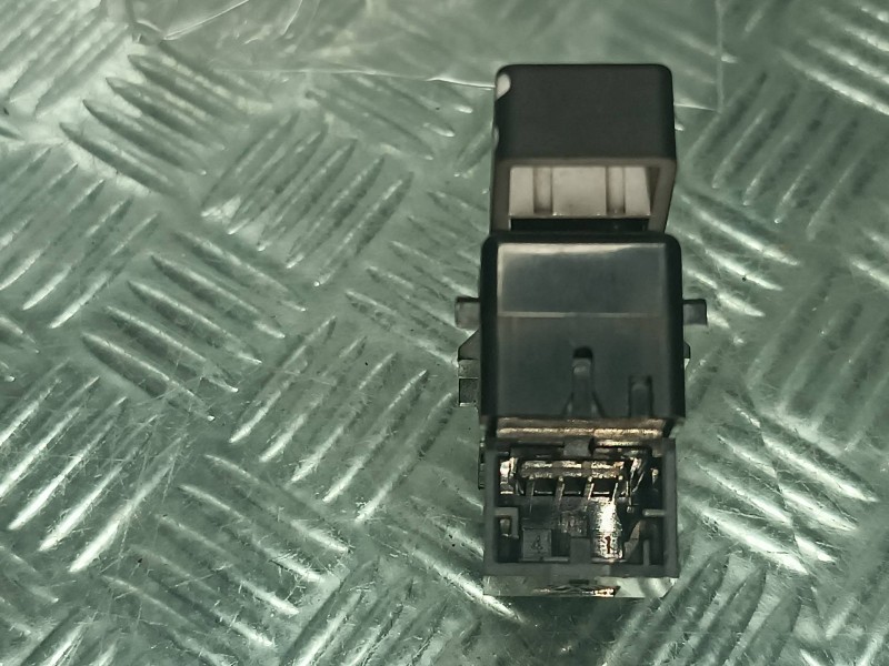 Recambio de interruptor para volkswagen touareg (7la) referencia OEM IAM 7L6962125 CONECTOR 4 PINES CIERRE CENTRALIZADO