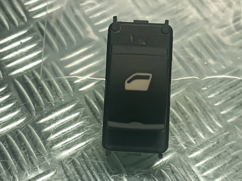 Recambio de mando elevalunas trasero derecho para opel mokka referencia OEM IAM 98044803ZD  CONECTOR 4 PINES