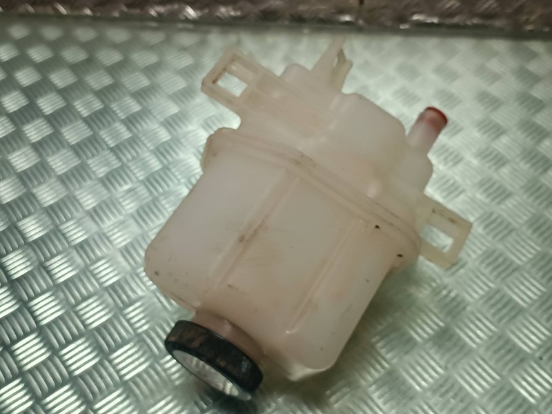 Recambio de deposito expansion para toyota c-hr referencia OEM IAM 108KPA  