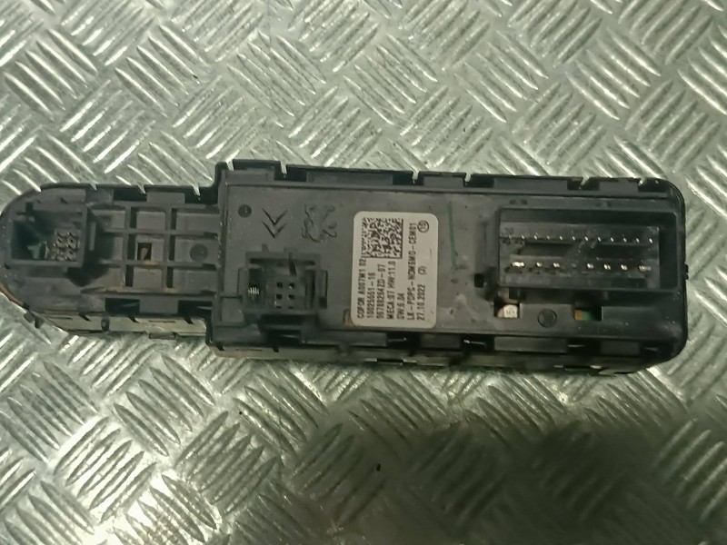 Recambio de mando elevalunas delantero izquierdo para opel mokka referencia OEM IAM 96788264ZD 10025551 