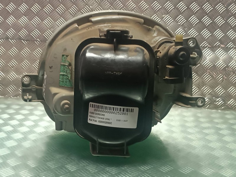 Recambio de faro derecho para renault twingo (co6) referencia OEM IAM 820002890C  H197GRBE
