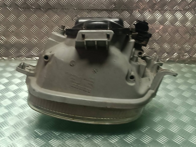 Recambio de faro derecho para renault twingo (co6) referencia OEM IAM 820002890C  H197GRBE