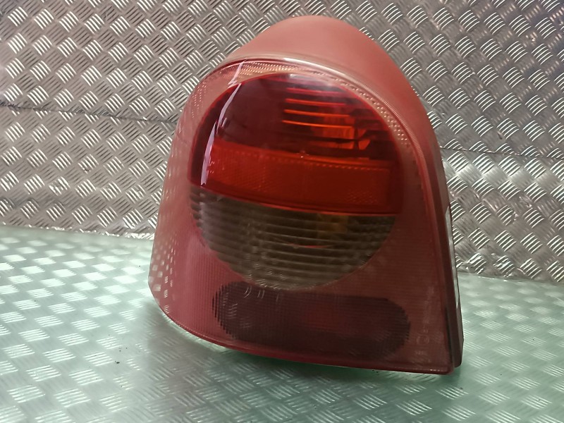 Recambio de piloto trasero izquierdo para renault twingo (co6) referencia OEM IAM 07700426319  