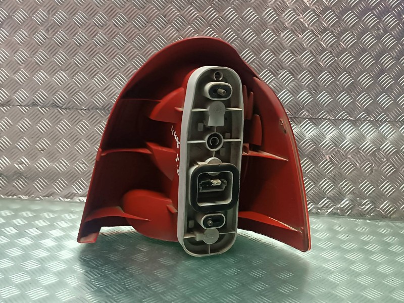 Recambio de piloto trasero izquierdo para renault twingo (co6) referencia OEM IAM 07700426319  