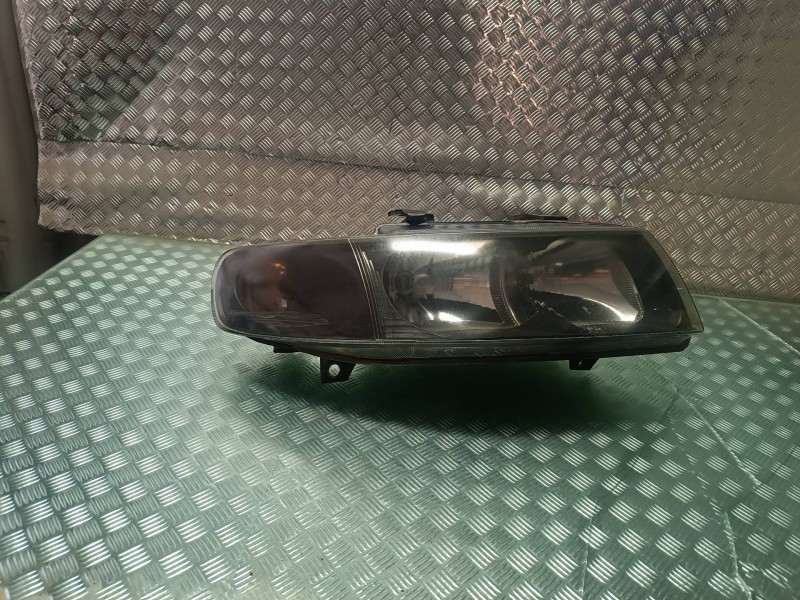 Recambio de faro derecho para seat toledo (1l) referencia OEM IAM 1M1941002D  