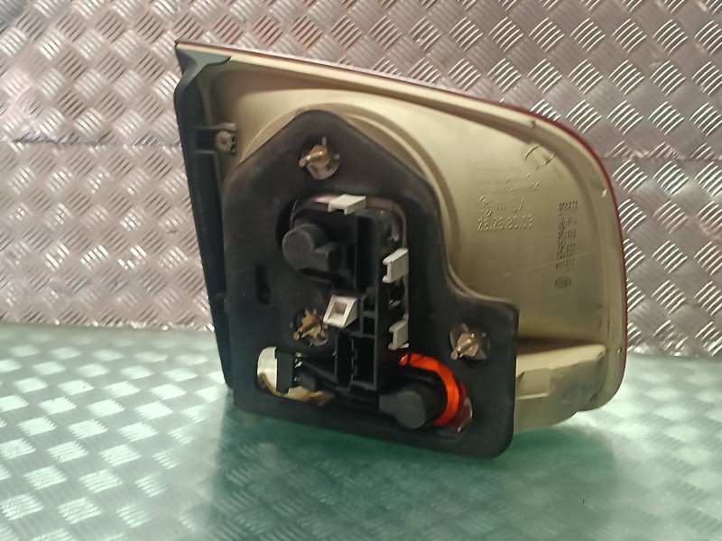 Recambio de piloto trasero derecho interior para volkswagen touareg (7la) referencia OEM IAM 7L6945094H 28268003 