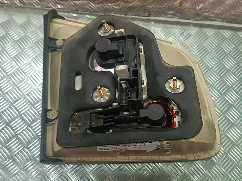 Recambio de piloto trasero derecho interior para volkswagen touareg (7la) referencia OEM IAM 7L6945094H 28268003 