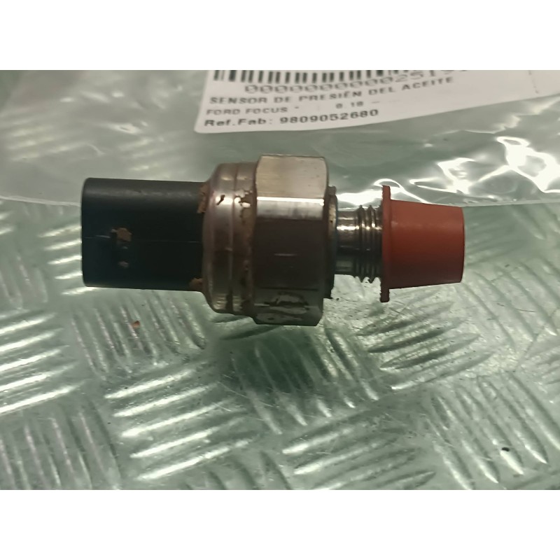 Recambio de sensor de presión del aceite para ford focus referencia OEM IAM 9809052680  