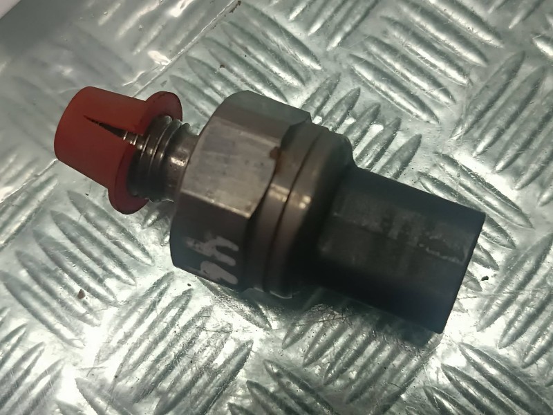 Recambio de sensor de presión del aceite para ford focus referencia OEM IAM 9809052680  