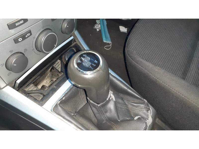 opel astra gtc del año 2007