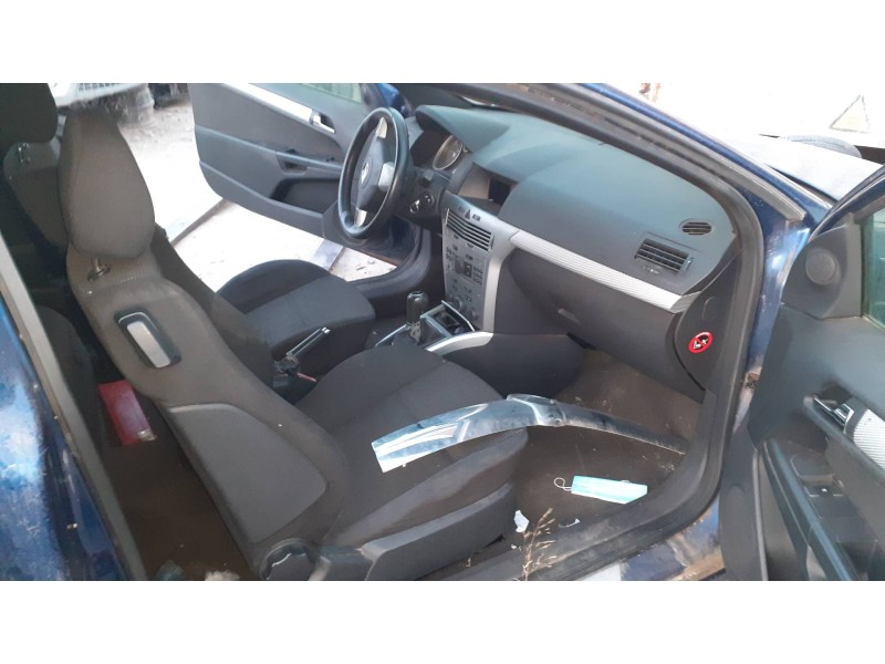 opel astra gtc del año 2007