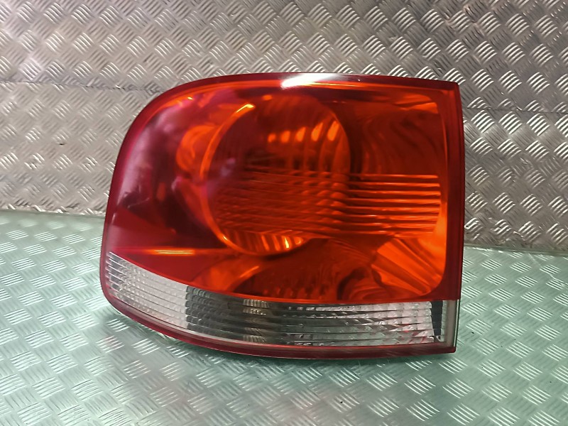 Recambio de piloto trasero izquierdo para volkswagen touareg (7la) referencia OEM IAM 7L6945095K 28259002 