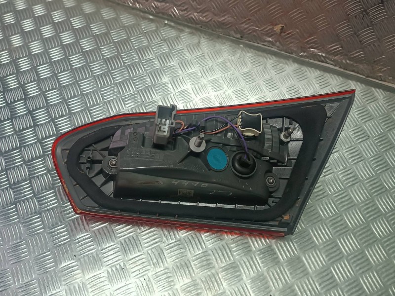 Recambio de piloto trasero izquierdo interior para ford focus referencia OEM IAM JX7B13A603CA  3 PINES