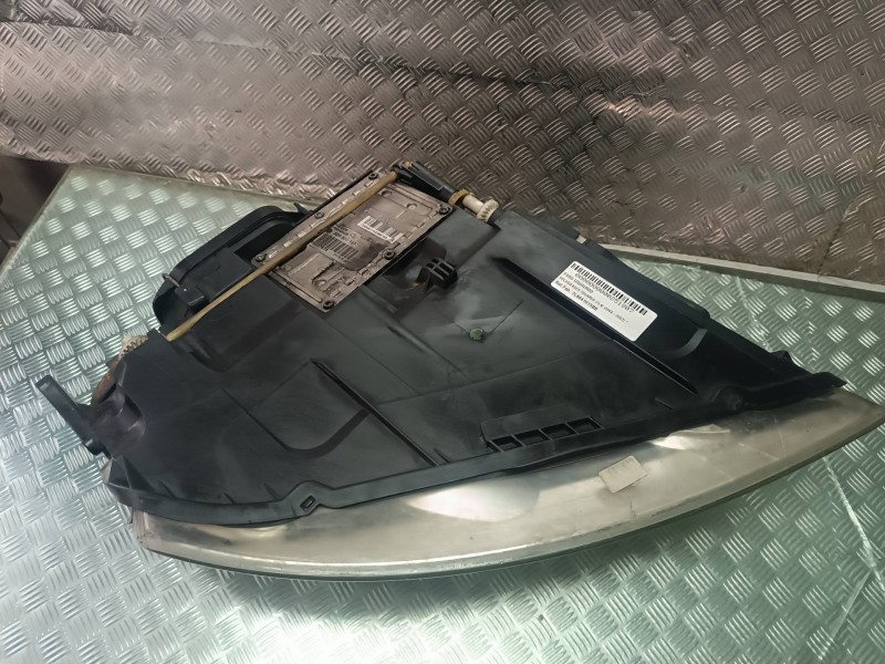 Recambio de faro izquierdo para volkswagen touareg (7la) referencia OEM IAM 7L6941015BB 3D0909157 FARO DE XENON