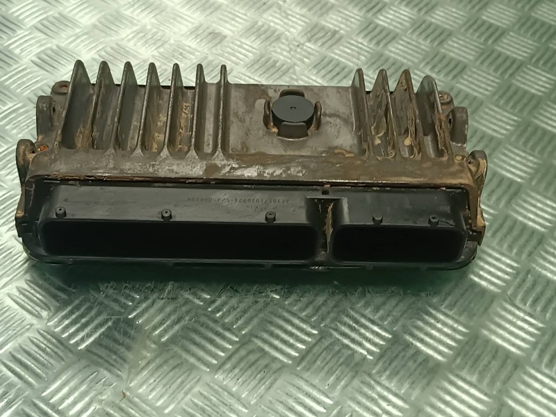 Recambio de centralita motor uce para toyota c-hr referencia OEM IAM 89661F4550 MB2768007471 